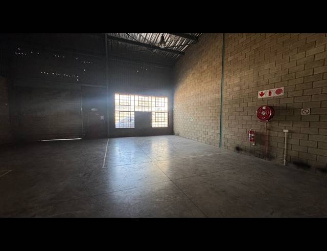 295M² WAREHOUSE TO LET IN EASTGATE